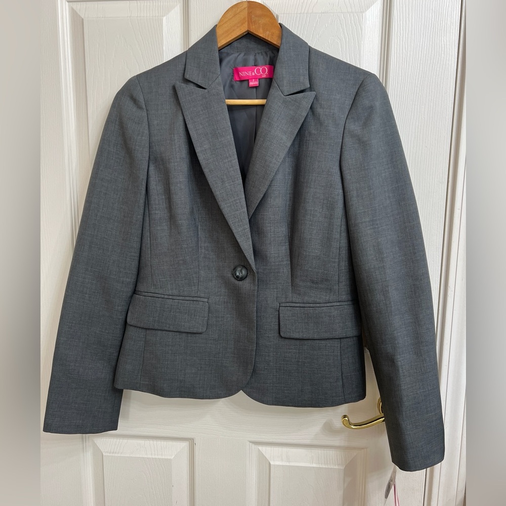 Nine & Co Blazer color gray size 2